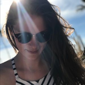 Meet your Posher, Lizzy